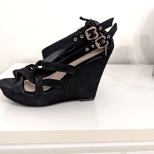 Women's suede wedge sandal